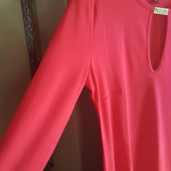 RED NWOT LONG SLEEVE FITTED DRESS - Picture 4 of 4